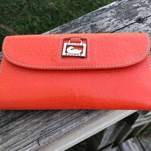 Dooney and Bourne wallet
